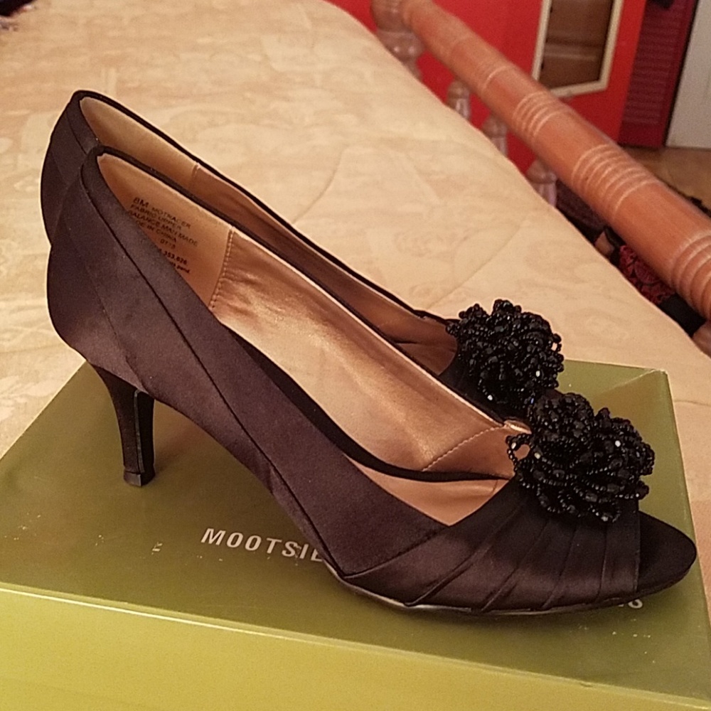 Shoes - Picture 4 of 4